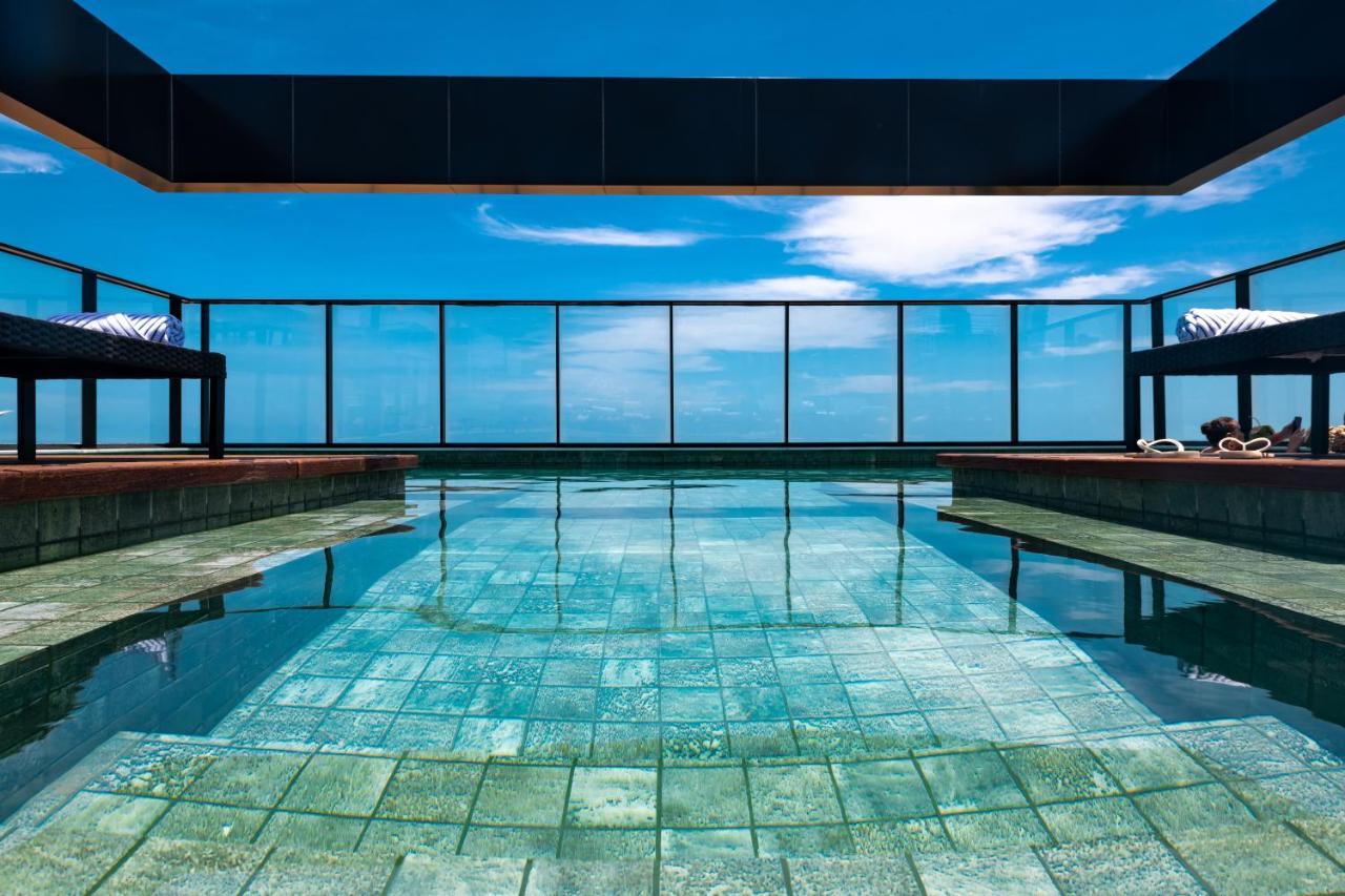 Ba'Ra Hotel João Pessoa المظهر الخارجي الصورة The rooftop pool at the hotel